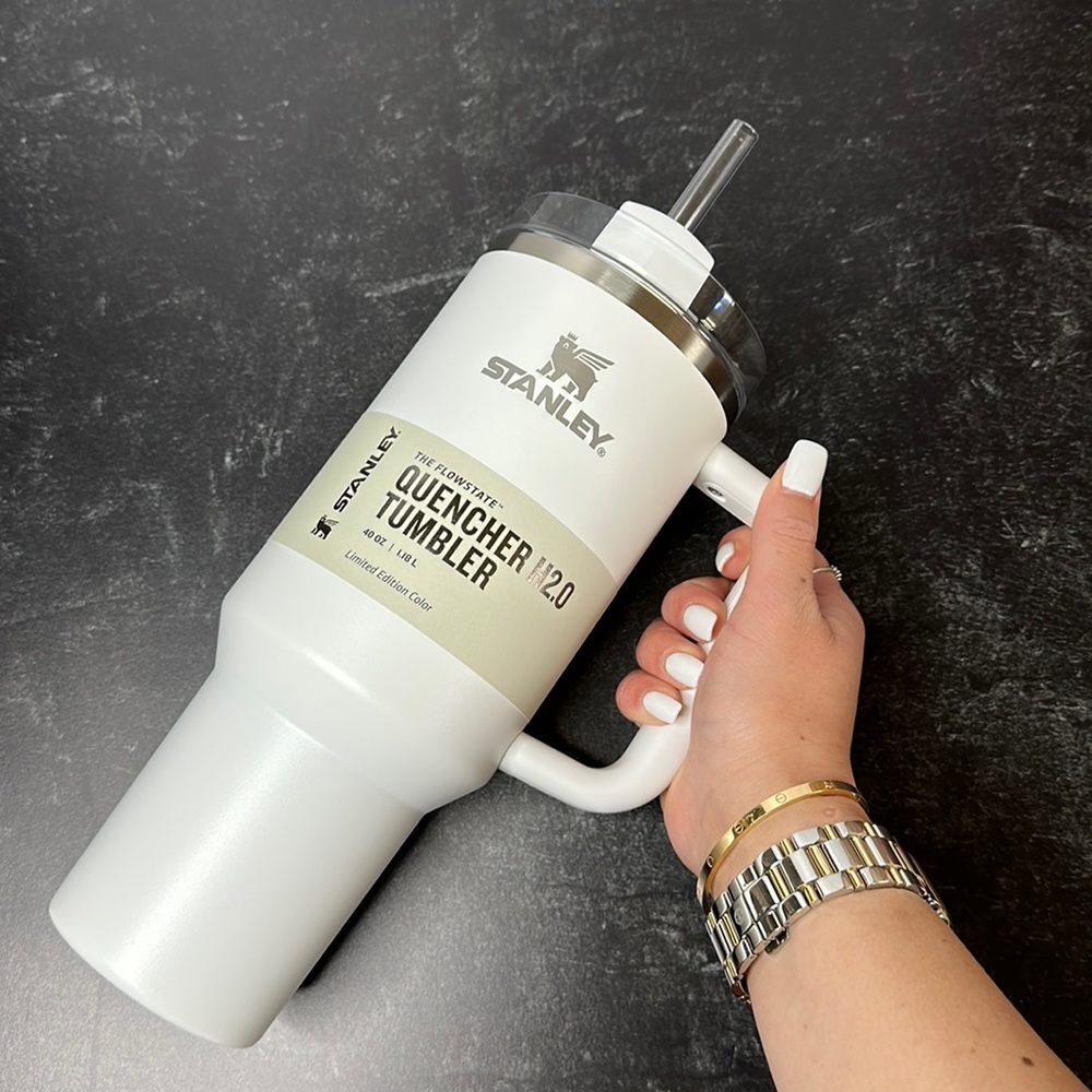 Stanley RARE 40oz Quencher H2.0 Flowstate Tumbler Brilliant white LIMITED EDT